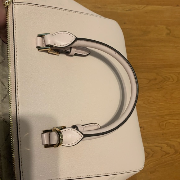 Brand new mk bag used once in great condition - Picture 2 of 3